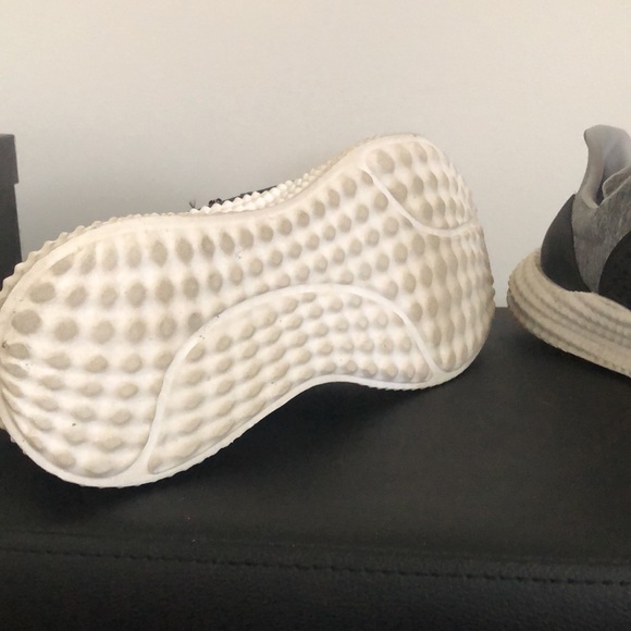 adidas sneakers, grey, size 6.5 - Picture 3 of 3